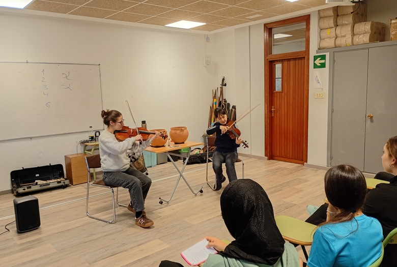 Musikariak ikastetxeetan