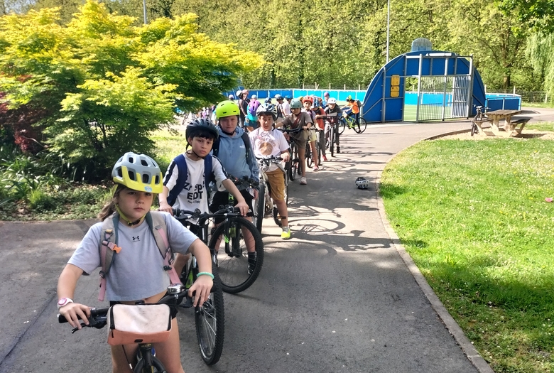 Ikaztegietara irteera bizikletaz