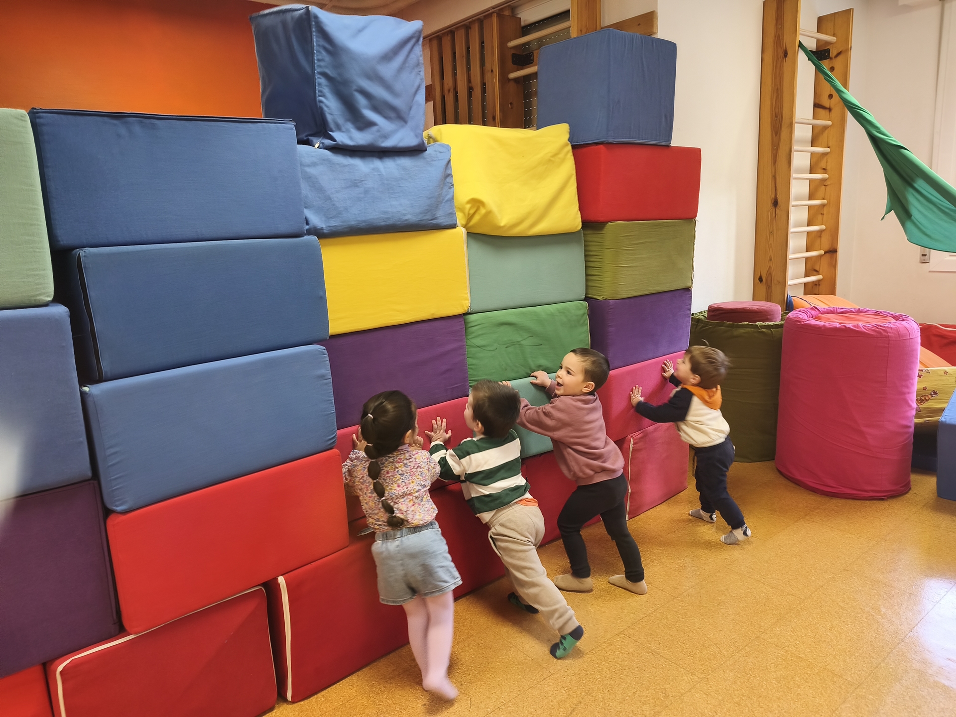 2 urtekoak Egi eraikinean