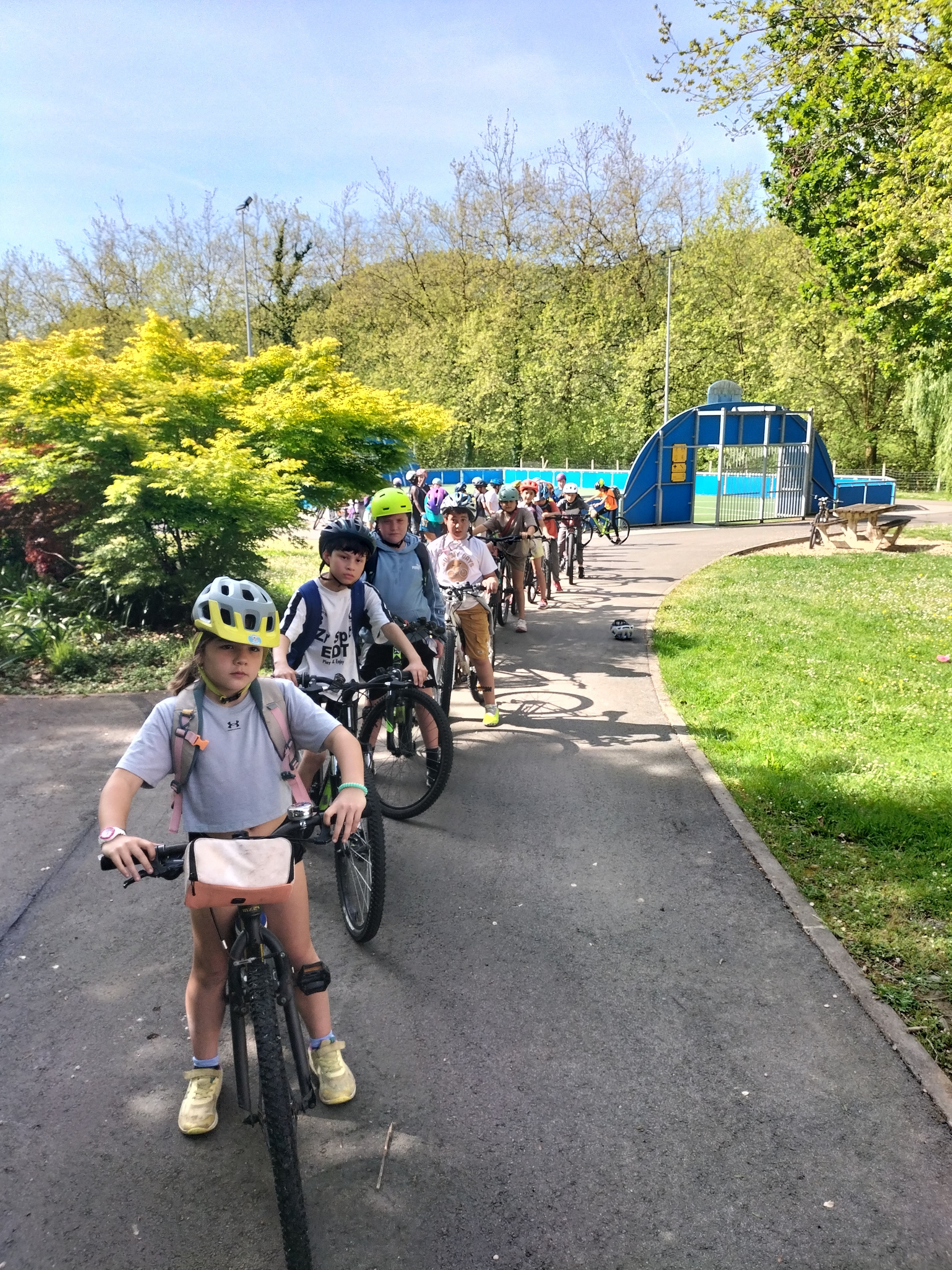 Ikaztegietara irteera bizikletaz